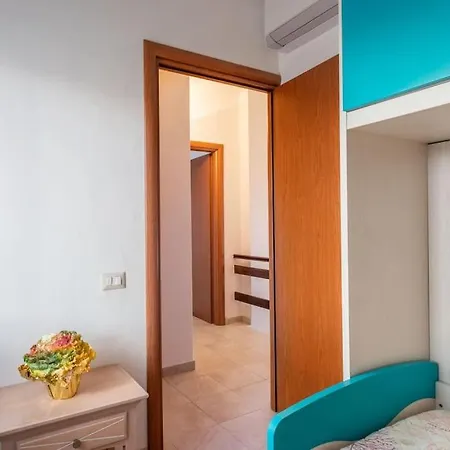 בית נופש Con Giardino Al Mare Iun P3584 *